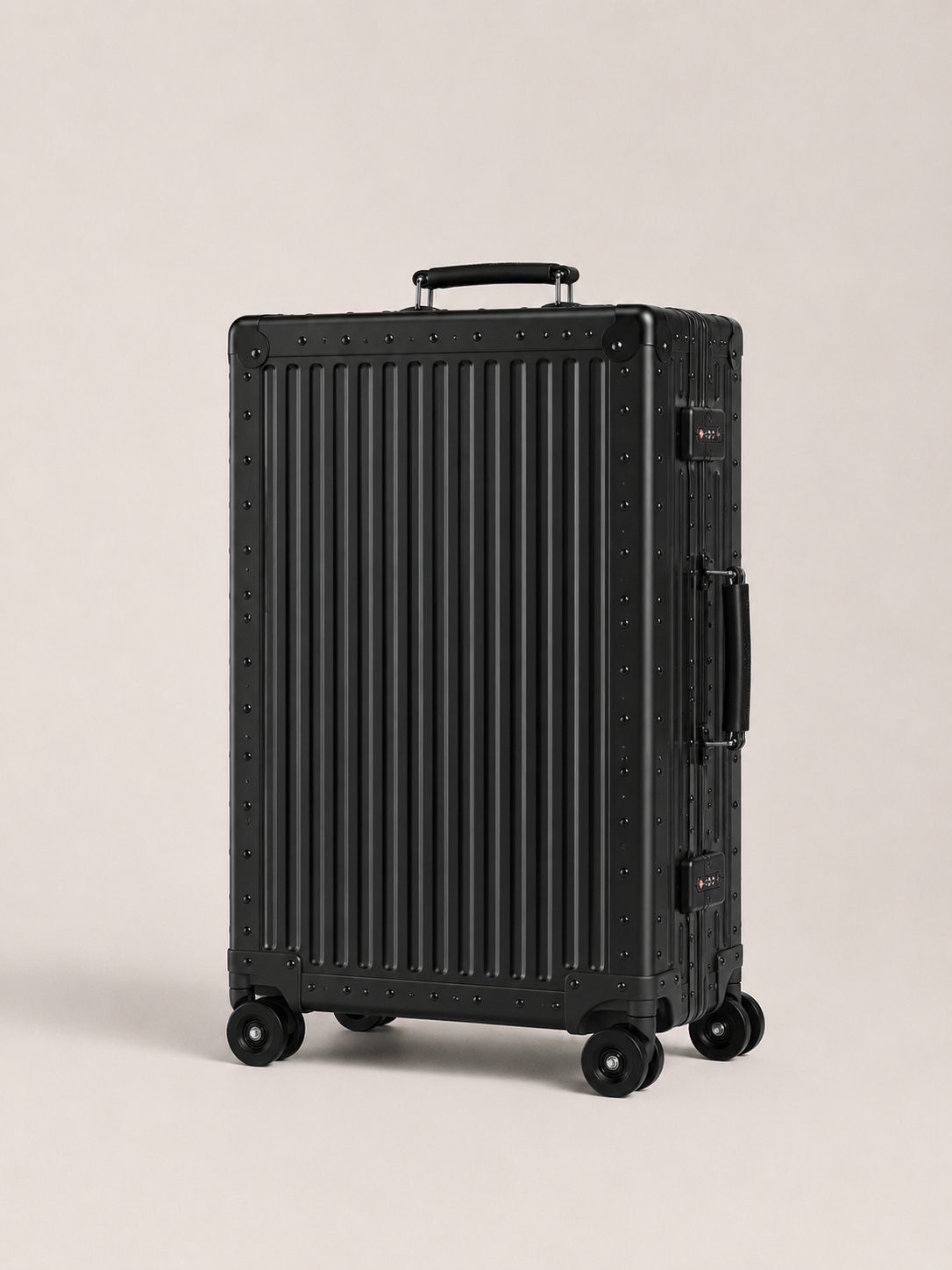 The Aluminum Check-In Black
