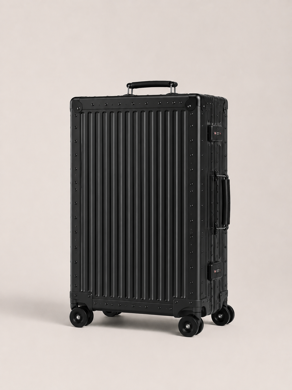 The Aluminum Check-In Black