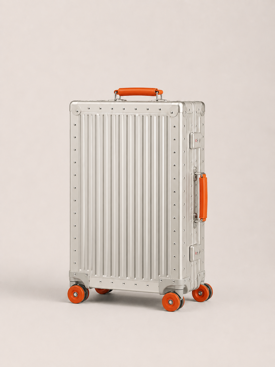 The Aluminum Carry-On Silver / Orange
